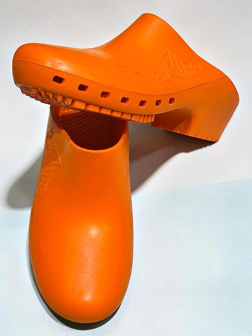 Calzuro Classic Orange Clogs 37/38 Women’s 8-8.5 Medical Nursing Shoes